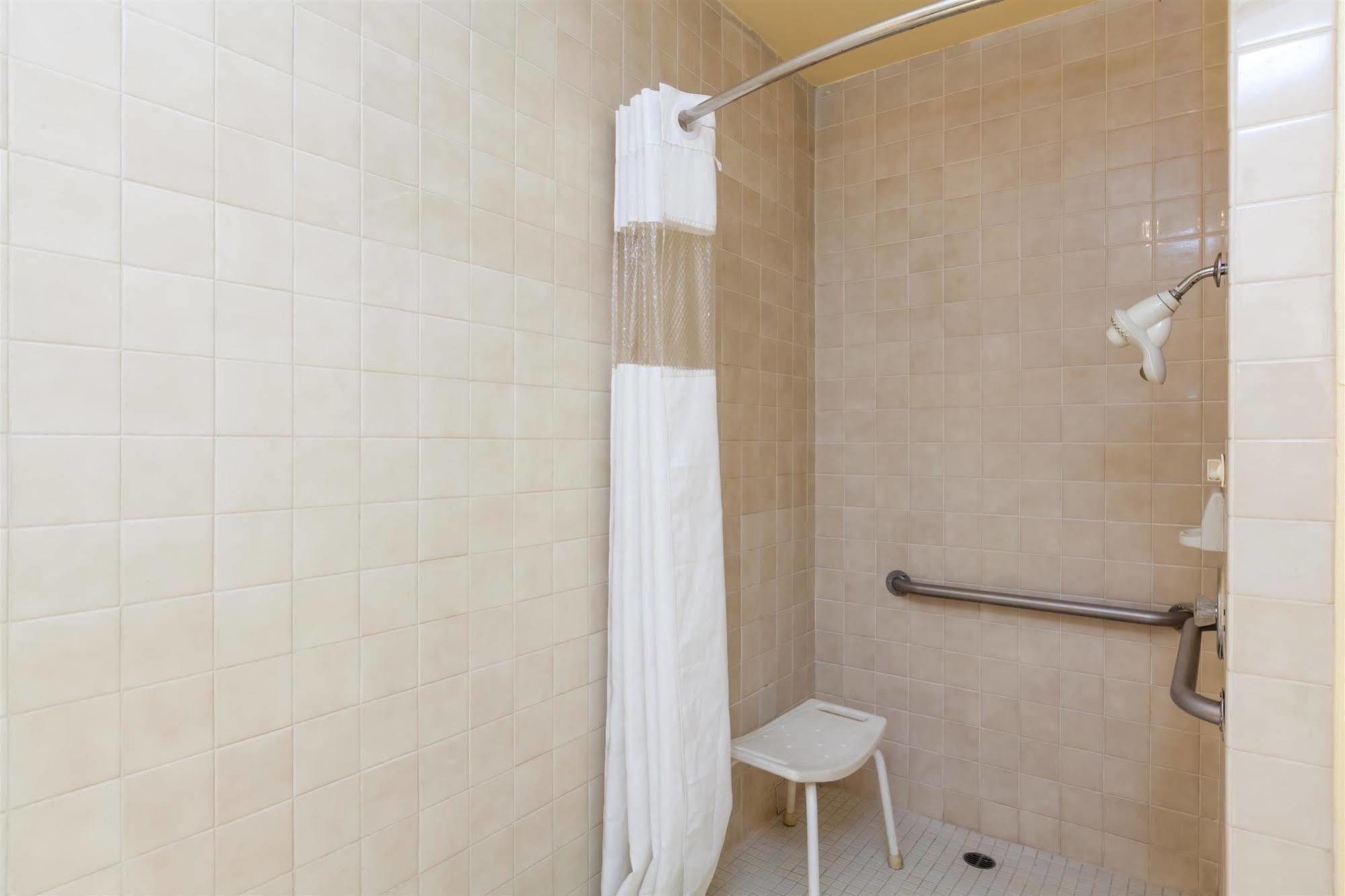 America'S Best Value Inn & Suites Bakersfield Central Eksteriør bilde