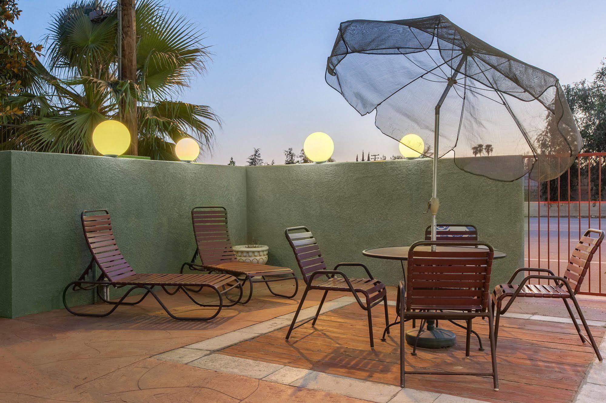 America'S Best Value Inn & Suites Bakersfield Central Eksteriør bilde